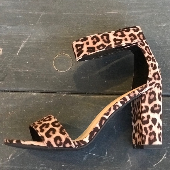 Last 1! Delicious Leopard leopard ankle strap Heel - Picture 2 of 4